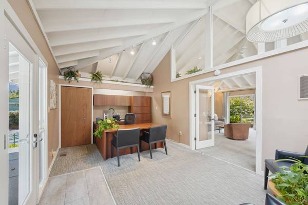 $2,888 / 1br - 777ft2 - Wood Burning Fireplace, Washer & Dryer in Unit, Pool and Spa (napa county)63938630794626121