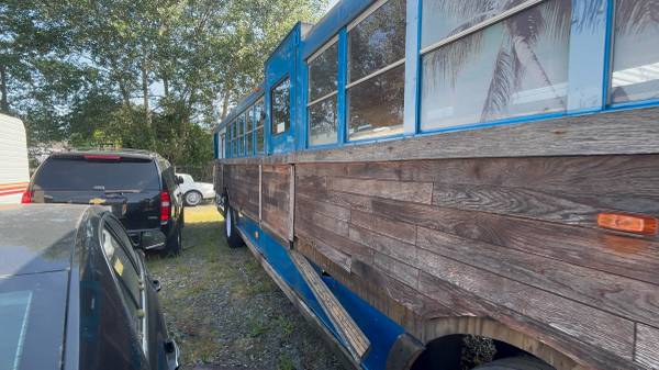 2000 International 3000 Party Bus - $9,500 (Federal Way)63623042859139122
