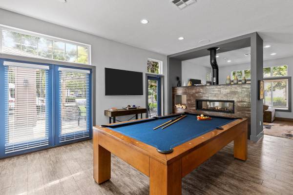 $1,580 / 1br - 722ft2 - Move-in Special: 1 Month Free on Selected 1-Bedroom Units!63673518109443121