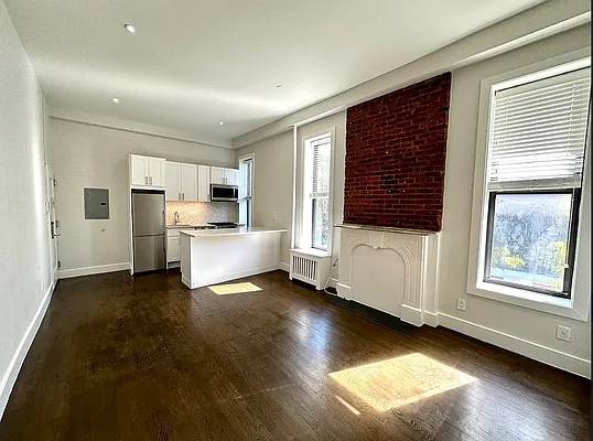 $4,300 / 1br - Lease Takeover –Prime Upper West Side 1BR with option to renew (Upper West Side)63945363125762123
