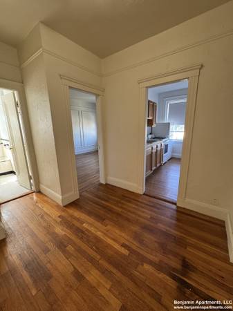 $2,295 / 1br - Comm Ave 1 Bed - Perfect for BU / BC + Boston Landing - Heat/HW Incl. (Brighton)63996692771459124