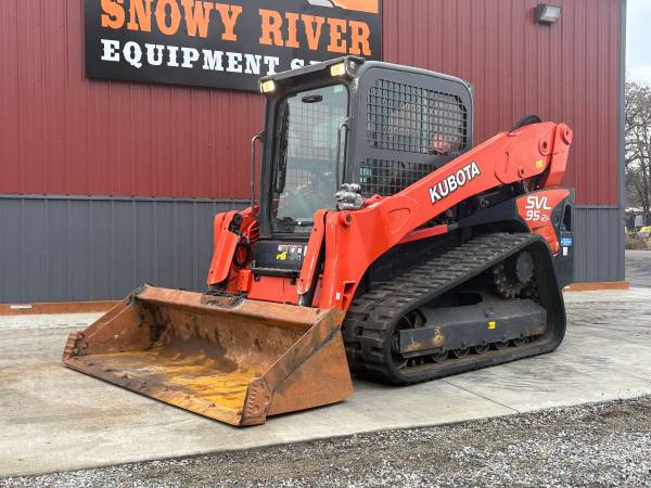 Kubota SVL95-2S Closed Cab High Flow Skid Steer 1
