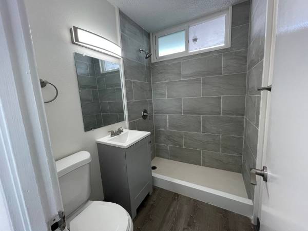 $2,145 / 2br - 600ft2 - Renovated Two Bedroom Apartment Home In Waipahu (94-289 Leonui St, Waipahu, HI)63686709810435124