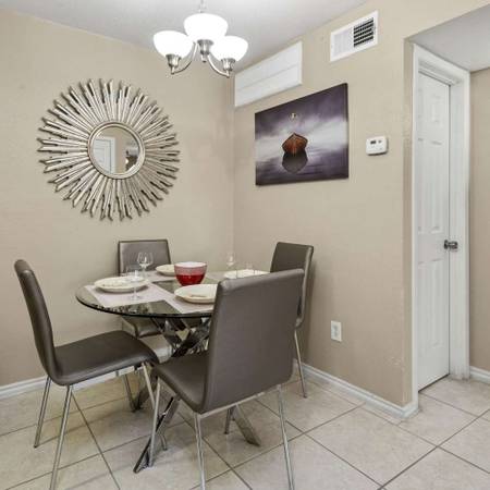 $887 / 1br - On-Site Management, Air Conditioning, Large Closets (6233 Gulfton, Houston, TX)63906678277635124