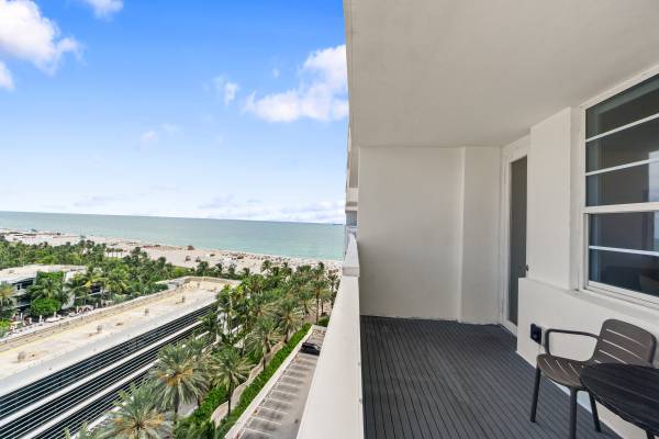 $3,500 / 1hab - 675ft2 - Amueblado, contrato de 1 año, 1 dormitorio/baño, vista al océano, incluye 1 estacionamiento (Miami Beach)63825138811907120