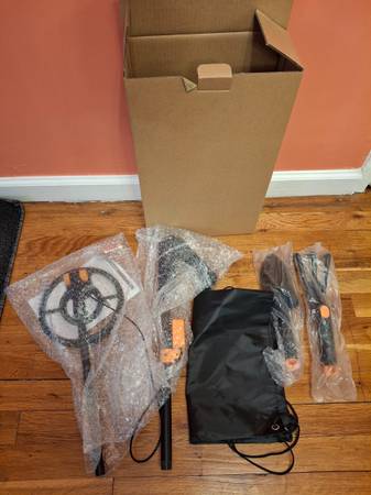 Beach Metal Detector- High Accuracy-Waterproof- Brand New ! 1