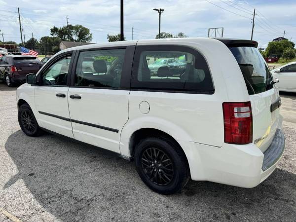 2008 DODGE GRAND CARAVAN - FILA TRASERA, VEHÍCULO EN EFECTIVO, VENGA HOY - $2,495 (West Mount Houston)63622465717251124