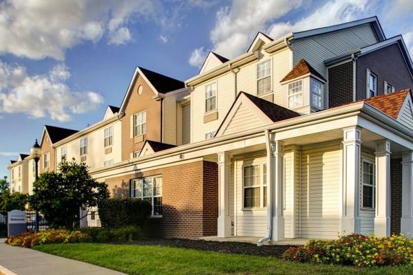 $1,599 / 1br - Apartment Style Living Without the Commitment! (9369 Waterstone Blvd, Cincinnati, OH)63974472339970120