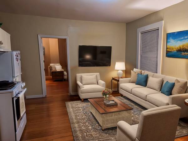 $2,100 / 1br - East Boston 1 Bed/1 Bath Apartment | Meridian St (East Boston)64141618152577122