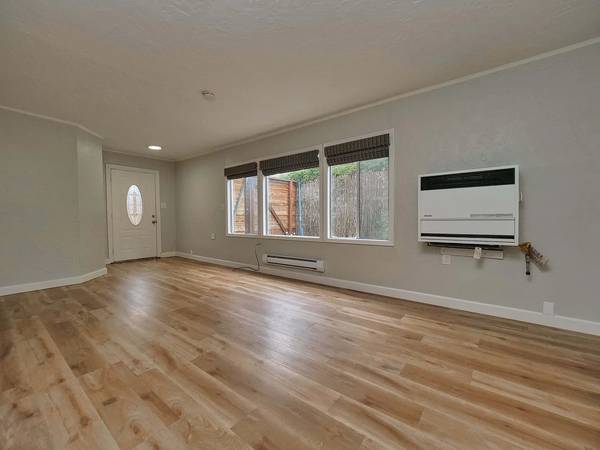 $4,000 / 2br - 1150ft2 - Gorgeous Large 2+BD 1.5Ba with a Private Outdoor Yard in Elmwood (berkeley)63667856673921121