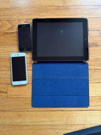 IPhones, iPad, Kindle 1