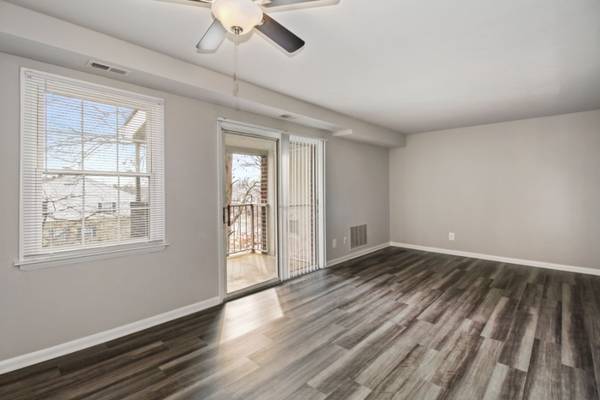 $1,860 / 2br - Estacionamiento en el lugar, listo para cable, 2 habitaciones 1.5 baños (1 Giard Dr, Woodlawn, MD)63624760282243121