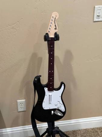 Xbox One Rock Band 4 Wireless Guitar Fender Stratocaster Controller 1