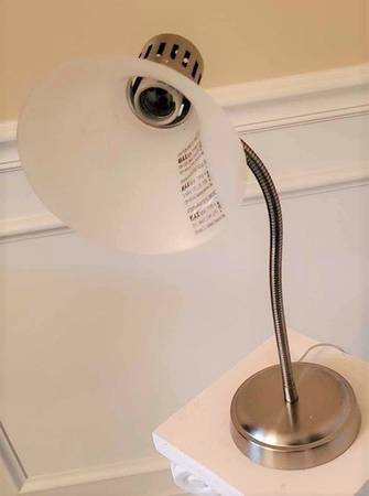 DESK LAMP ADJUSTABLE  GOOD CONDITION 1