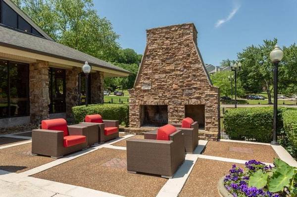 $1,333 / 1br - 606ft2 - Ceiling Fans, BBQ/Picnic Area, Sand Volleyball Court, Washer & Dryer63680263655683120