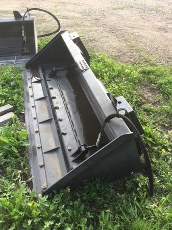 Skid steer bucket 1