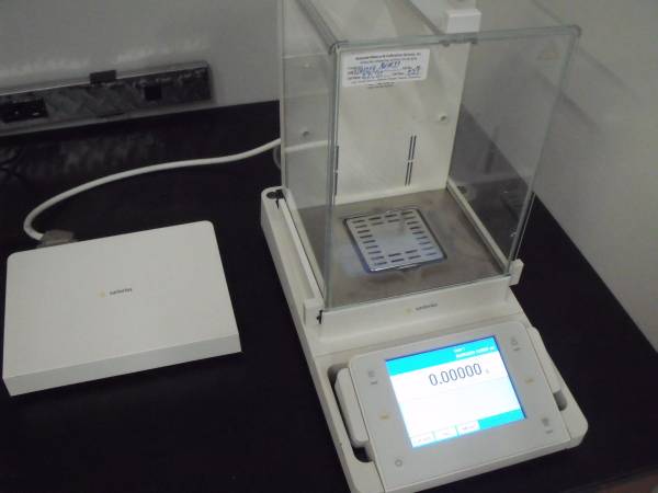 SARTORIUS CUBIS ANALYTICAL BALANCE LAB EQUIPMENT 1