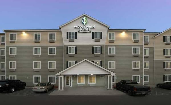 $950 / 1br - Budget-Friendly Monthly Rates - No Lease, No Commitment! (6922 Interstate 35, San Antonio, TX)63681045071617120