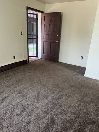 $1,500 / 2br - 1219ft2 - Awesome 2 bed / 2 bath Bloomfield Hills lakefront Condo. (Bloomfield Hills)63926725834115121