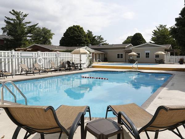 $1,090 / 2br - 1100ft2 - On-Site Management, Cable Ready, Bike Racks63700577997441122