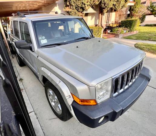 2008 Jeep Commander necesita un buen hogar - $1,200 (Burbank)63624654121089121