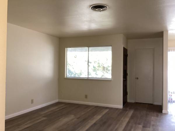$1,395 / 2br - 900ft2 - 1414 W. Vassar Ave, Unit E (Visalia)63809664331139123