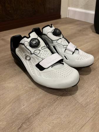 Pearl Izumi womens Elite Road v5 - Euro size 43/US 10.5 1
