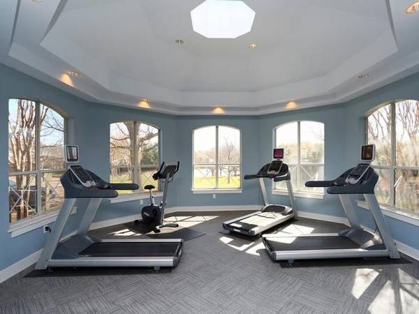$1,260 / 2br - 1137ft2 - Resort Style Pool, Package Lockers, Recessed Entertainment Niche63796257615617123