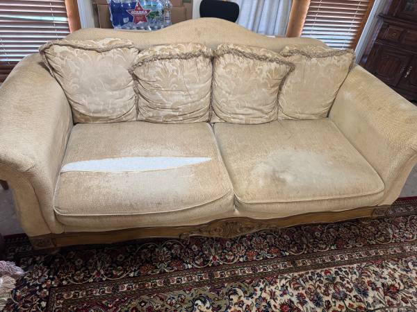 ‼️‼️ USED COUCH AND CHAIRS ‼️‼️ 1