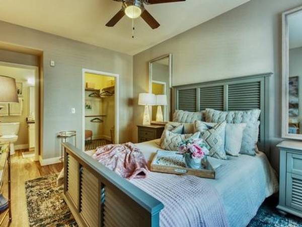 $1,830 / 3br - 1152ft2 - Comunidad Cerrada, Patio Privado o Balcón, WiFi en Área Común (Mesa)64024999962881123