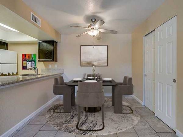 $925 / 1hab - 656ft2 - Patio, Instalaciones de lavandería, Balcón (401 N. 28th Street, Las Vegas, NV)63859612038529123