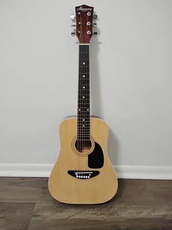 Harmony, h150 1/2 size travelling guitar 1
