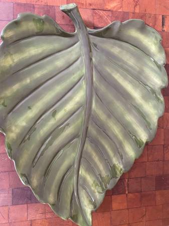 Large Ceramic Leaf Serving Dish 1