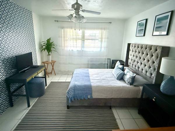 $2.400 / 1 dormitorio - 800 pies² - Condominio de diseñador de 1 dormitorio a una cuadra del centro comercial Aventura (Aventura)63379686489473123