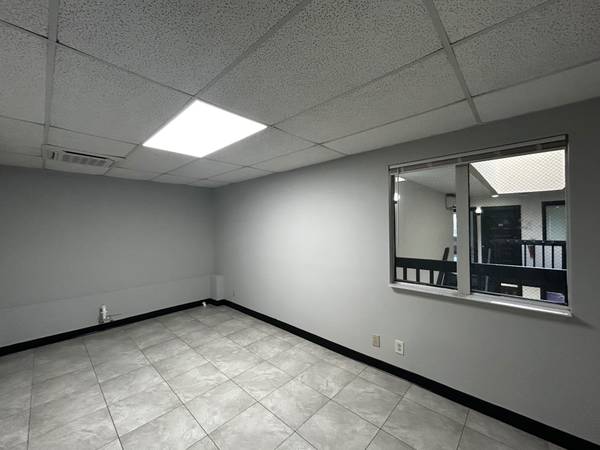 PRIVATE SALON SUITE 1