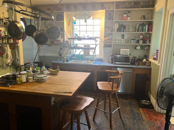 $1,150 / 1br - Furnished monthly - Utilities incl - Walk to Downtown/UNCA (Montford)64029210020609124