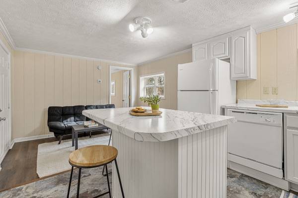 $950.00 / 2br - The Laurels63795928837633123