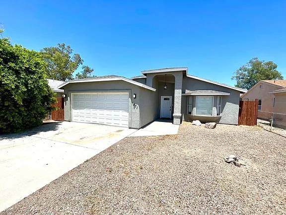 $850 / 3br - 1241ft2 - DecorMaster bathroom (1471 Bryan Dr, Bullhead City, AZ)63799545193345124