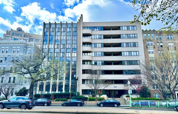 $2,895 / 1br - 780ft2 - Fantastic Thomas Circle 1 Bed w/Den-Office-Additional Sleeping Area (Thomas Circle (Dupont/Logan Area))63822293197699120