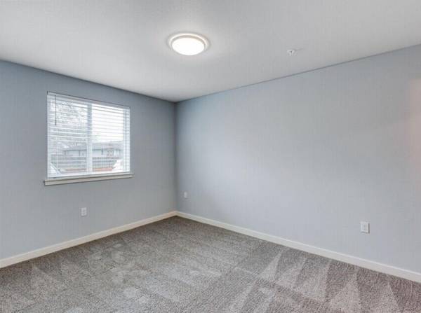 $1,350 / 1br - Historic, Pet Friendly 1 Bed - Tons of Nearby Entertainment & Shopping (Queen Ave in Santiam)63945102109955124