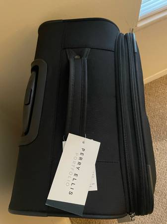 Maleta de viaje de 28" - $75 (College Park)63471146746241121