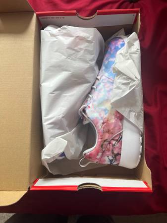 Nike para mujer talla 9.5 Roshe One Flores de Cerezo - nuevo en caja - $40 (Burke)63471145837955124