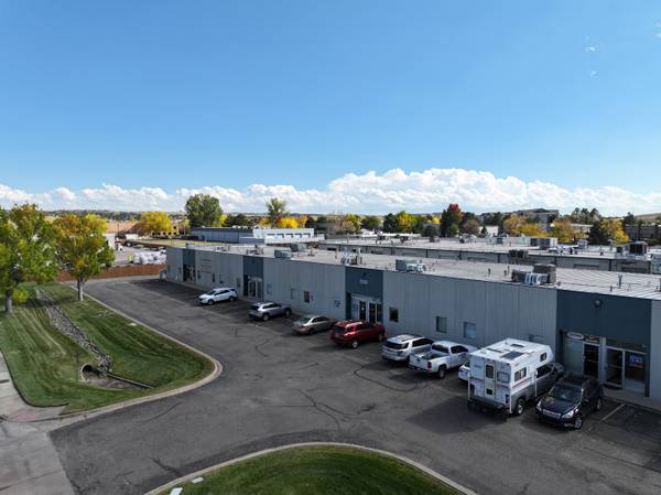 $18 / 2066ft2 - Showroom/Flex/Industrial (Centennial)64150948330754122