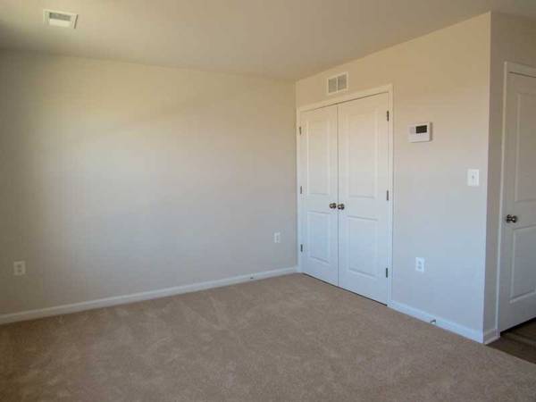 $1,850 / 2br - 1386ft2 - 236 Anthem Street (Ranson, WV)63953078992514122