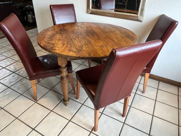 Artisan Solid Wood Round Table + 4 High-End Leather Chairs 1