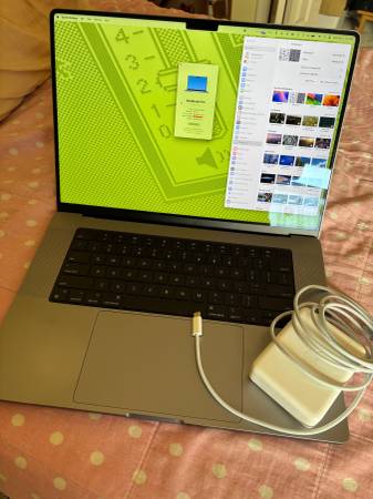 Great AI Machine. 64GB unified memory. 16" M1 Max 10 cores 1