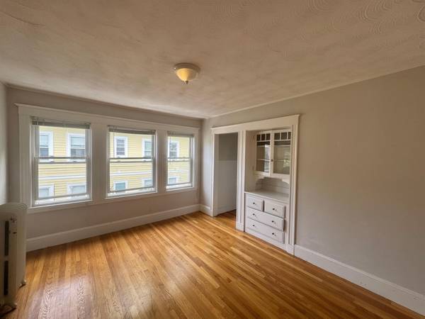 $3,200 / 2br - 48 Standish St (Cambridge)63699196749185123
