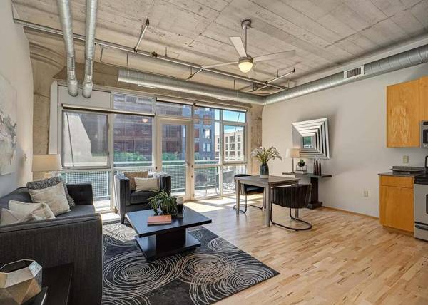 $400 / 1br - 892ft2 - Stunning Furnished Loft $400 Weekly (748 3rd St N #404Minneapolis, MN)63990227288834120
