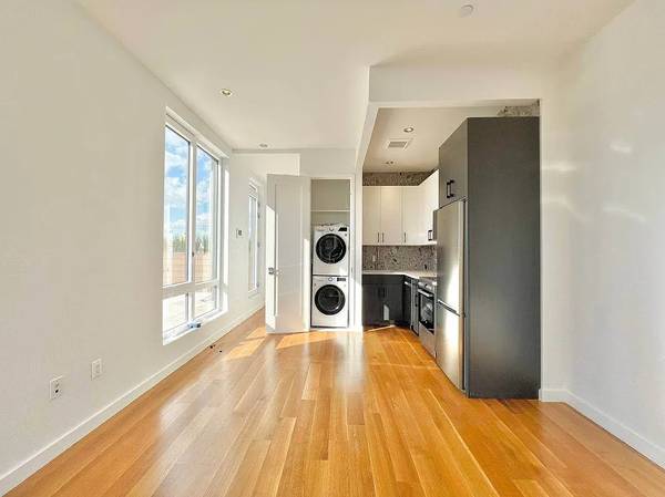 $3,000 ✨ STUNNING NEW ✨ STUDIO 🛏️  PRIVATE PATIO 🌿 IN-UNIT LAUNDRY 📍 (Greenwood)63945632522498120