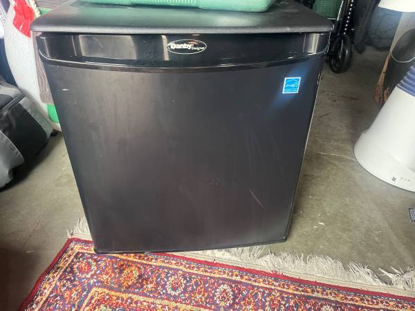 2.6 Cubic Refrigerator - works 1